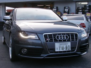 アウディ　S4